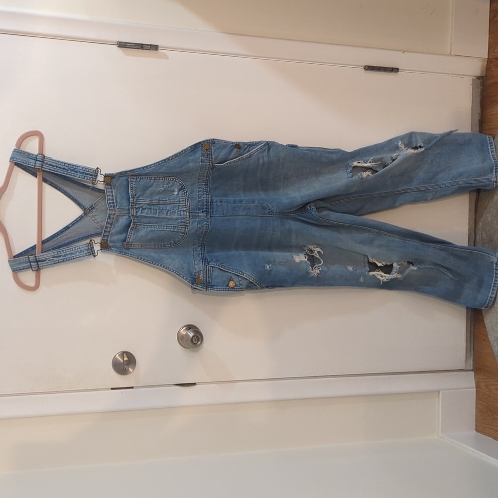 🔥 BDG overalls, heavily distressed, size Medium